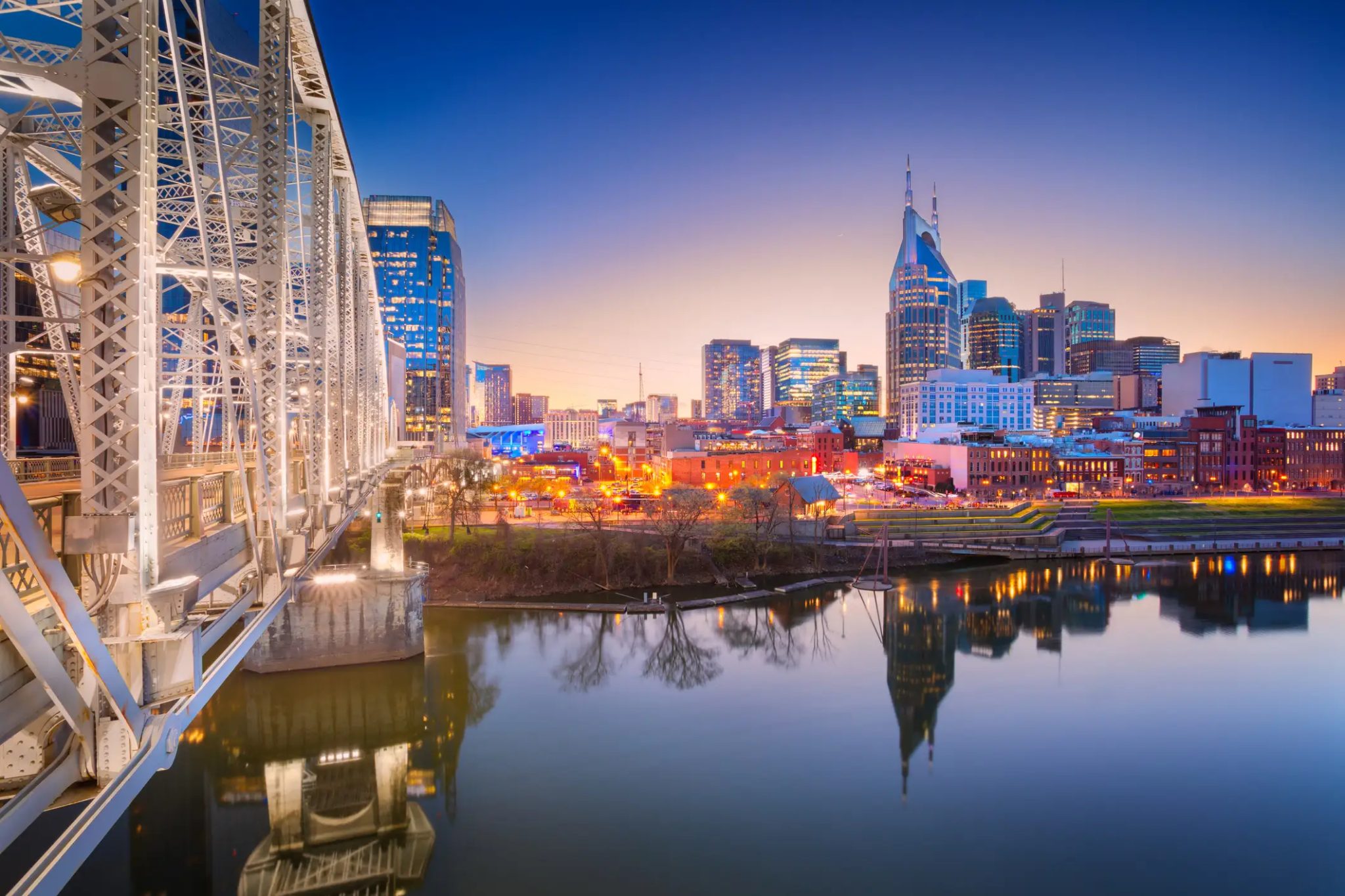 Nighttime image of Nashville, TN